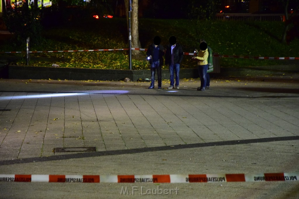 Einsatz BF Messerstecherei Koeln Neustadt Nord Eberplatz Platzmitte P044.JPG - Miklos Laubert